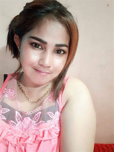 ratih bugil.com